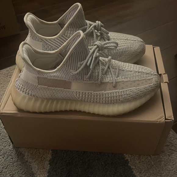Yeezy 350v2 -Lundmark - Picture 3 of 6